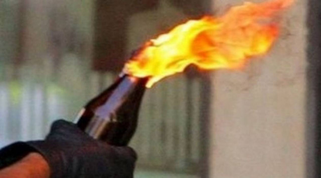 Επίθεση με μολότοφ σε πολυκατοικία