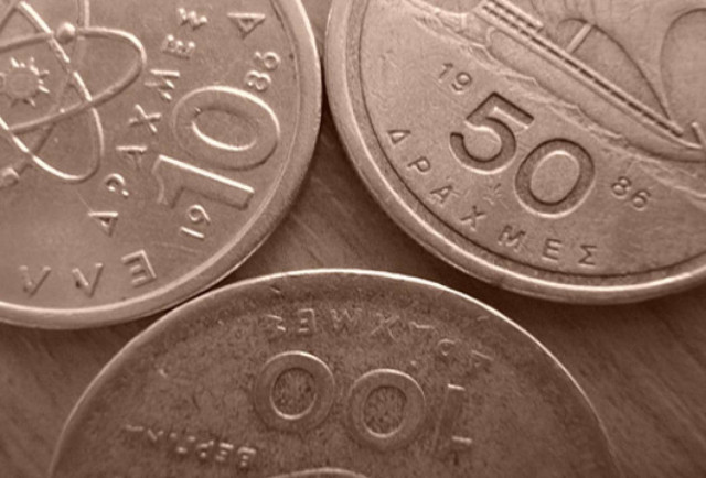 Handelsblatt: «Τι θα γινόταν αν η Ελλάδα εγκατέλειπε το ευρώ;»