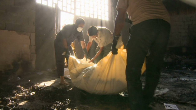 Πέθαναν από ασφυξία κρατούμενοι του Καντάφι