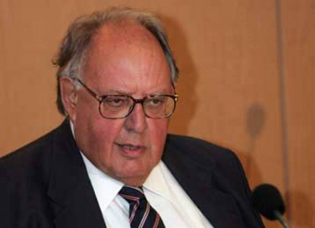 Ο Πάγκαλος ζητά την ποινική δίωξη των νεαρών που του επιτέθηκαν φραστικά!