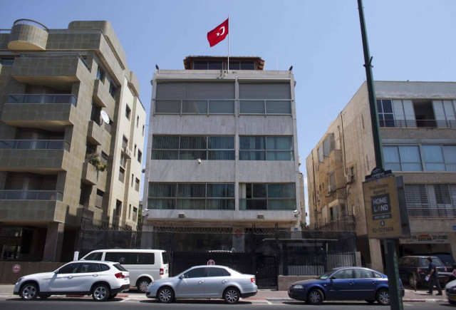 Πιέσεις από ΗΠΑ για να "ρίξουν νερό στο κρασί τους"