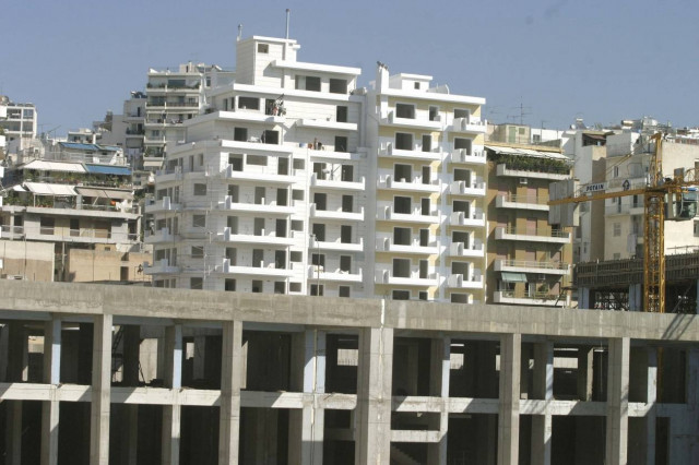 Ενστάσεις συμβολαιογράφων σε διάταξη για τα αυθαίρετα