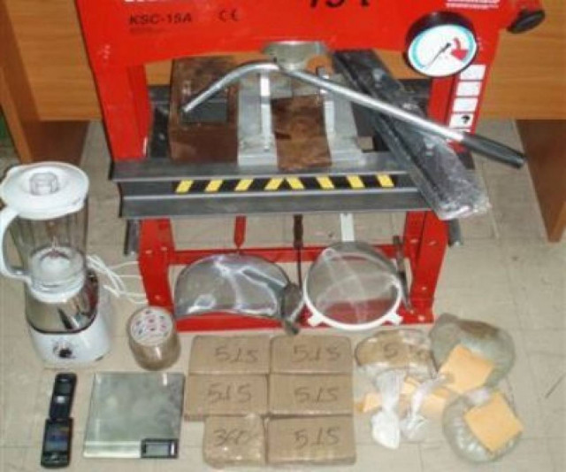 Βρήκαν εργαστήρι με ναρκωτικά – ψάχνουν τους εμπόρους