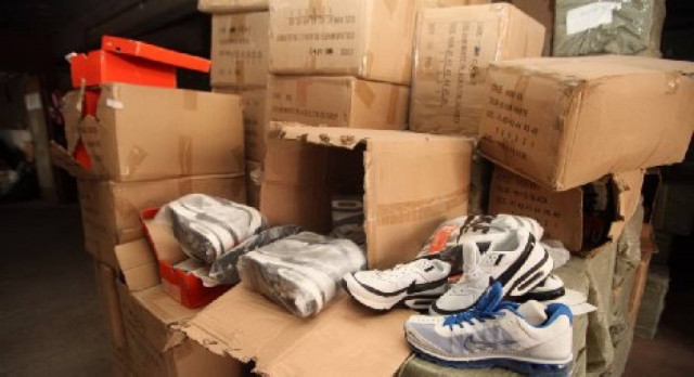 Καταστροφή «μαϊμού» προϊόντων στη Θεσσαλονίκη