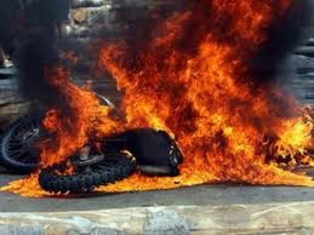 Στις φλόγες μοτοσυκλέτα στην Κυψέλη