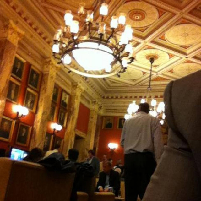 Δωρεάν γεύμα για να «ξεχάσουν» τη μεζούρα!