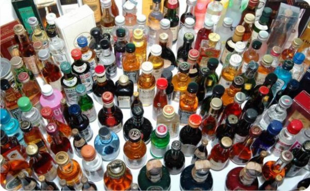 Πέρασαν «μαύρα» 638 φιάλες αλκοόλ!