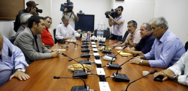 «Ο λαός να θέσει την κυβέρνηση σε εφεδρεία»