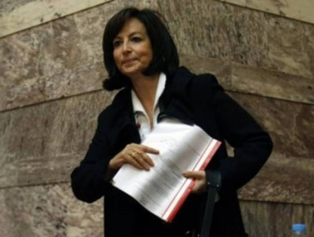 Στριμωγμένη η Διαμαντοπούλου για την κατάσταση στην Παιδεία