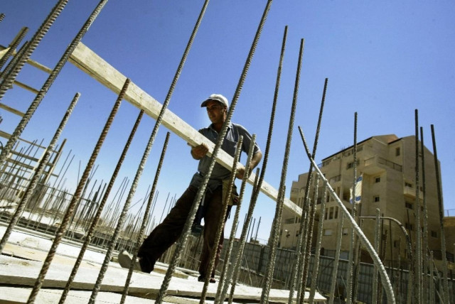 «Βούλιαξε» η οικοδομή το πρώτο πεντάμηνο του 2011