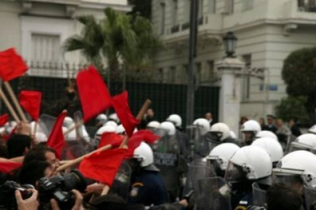 Ένταση στο Σύνταγμα