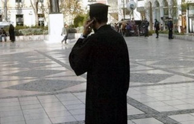 Απάτη ύψους 3.000 ευρώ με θύμα ιερέα