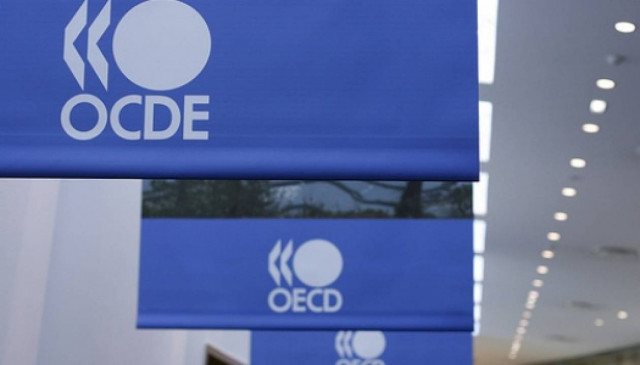 ΟΟΣΑ: Η Ελλάδα αντιμετωπίζει κίνδυνο