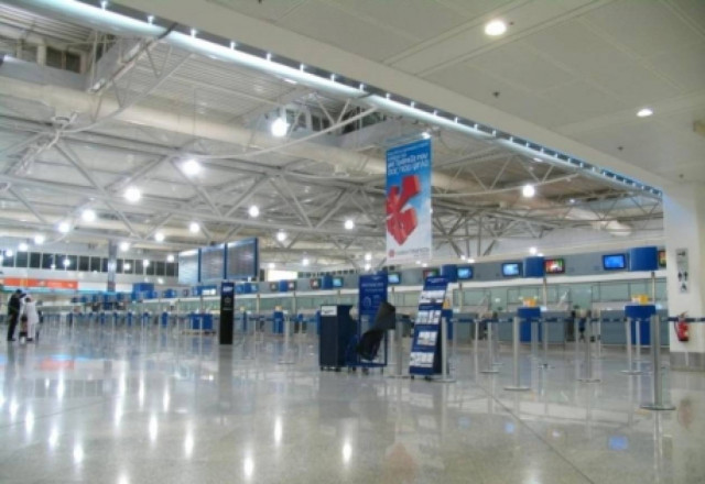 «Η υπερχρεωμένη Αθήνα αρχίζει να πωλεί τα ασημικά της»