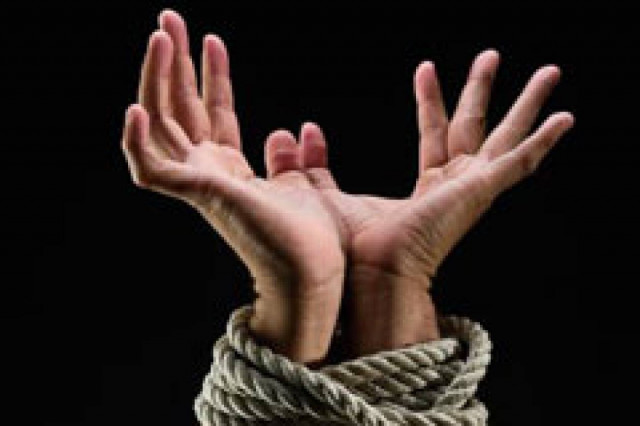 Εφιάλτης στην Καλαμάτα – Ληστές έδεσαν ένα ζευγάρι