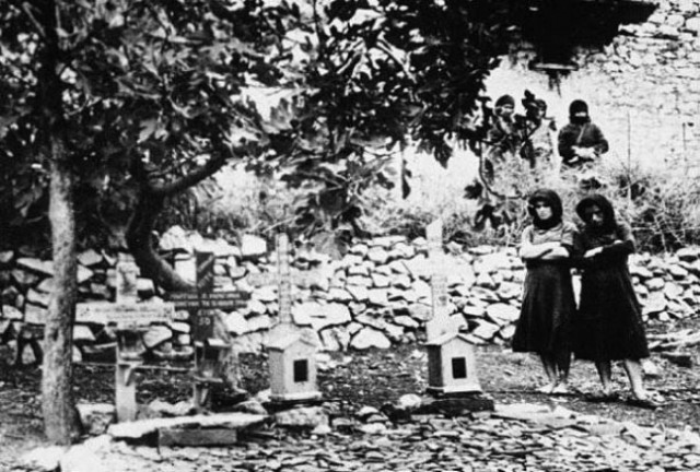 Ξεκινά η δίκη για τη σφαγή του Διστόμου