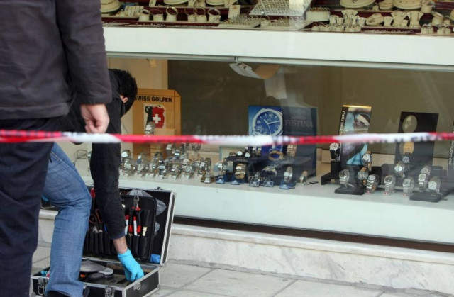 Άνοιξαν κοσμηματοπωλείο στην Ηλιούπολη