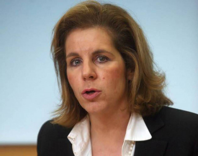 Ε. Χριστοφιλοπούλου: «Προσπαθούμε να βρούμε ακόμα τι φταίει για τα βιβλία»