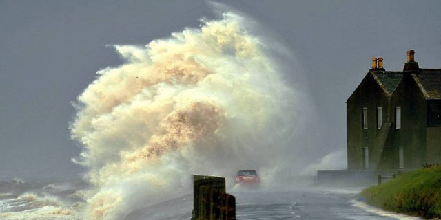 Στο έλεος της «Κάτιας» η Βρετανία