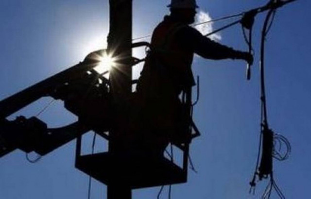 Ανήλικος βύθισε στο σκοτάδι το Αίγιο