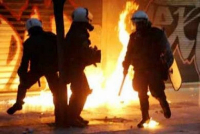 Έριξαν μολότοφ σε διμοιρία Μ.Α.Τ στην Αθήνα