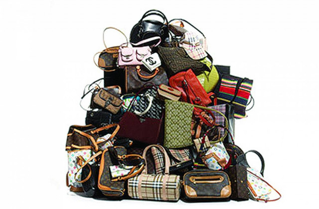 Τον «τσάκωσαν» με προϊόντα «μαϊμού»