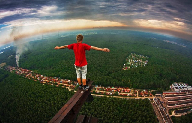 «Περπατούν» στον ουρανό για ένα κλικ!