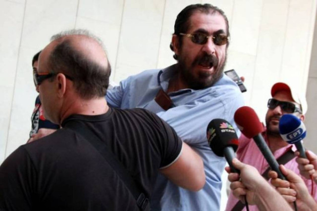 Στάθης: «Παραδόθηκε ο Ψωμιάδης»