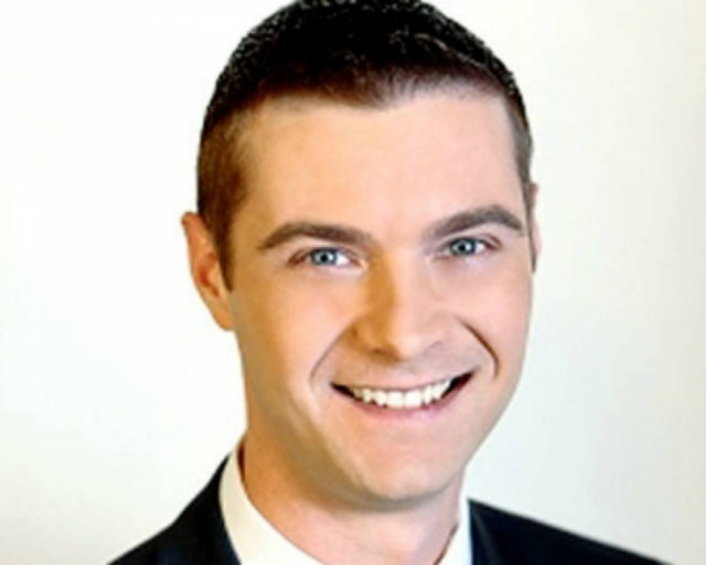 ΣΟΚ: Παρουσιαστής ξύπνησε σε μπανιέρα δίπλα στο πτώμα ενός άνδρα!