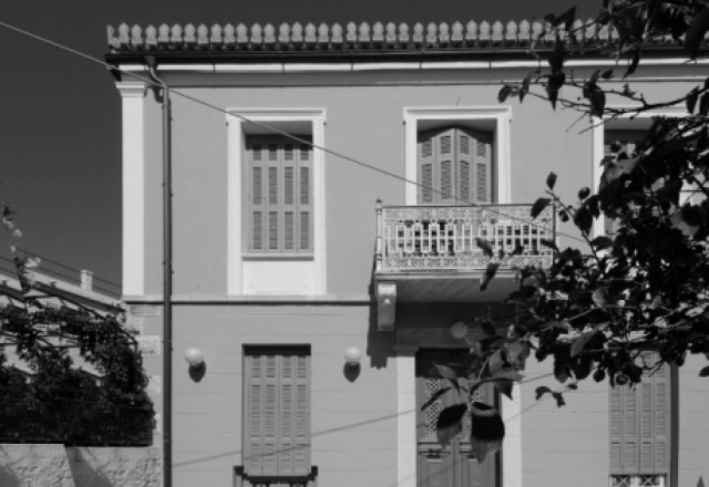 Οργισμένη η κοινωνία  για το τέλος των ακινήτων