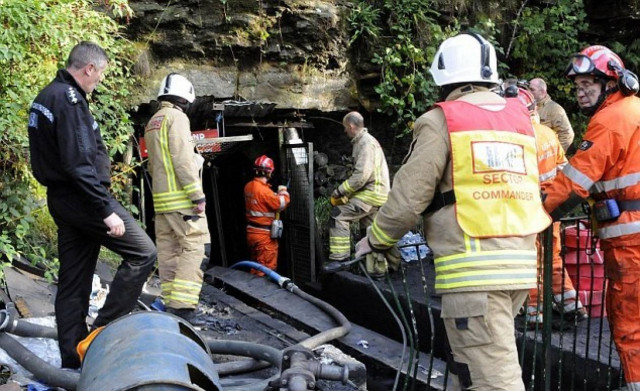 Αγωνία για τους εγκλωβισμένους ανθρακωρύχους