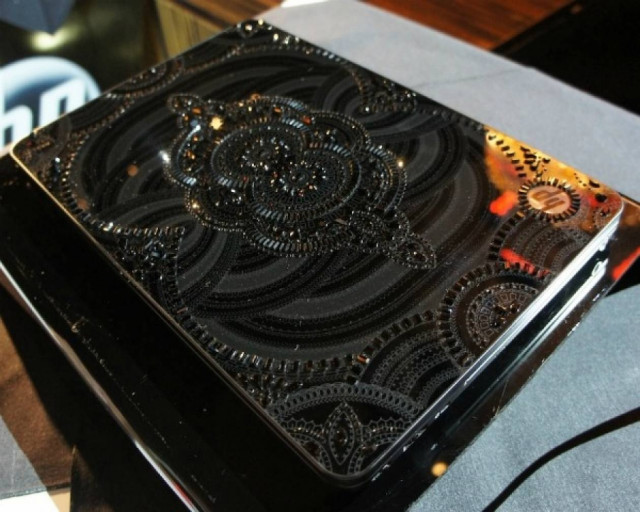 Φορητός υπολογιστής με Svarovksy