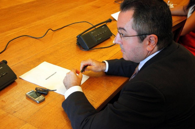 Η. Μόσιαλος: «Η χώρα δεν αντέχει άλλο λαϊκισμό»