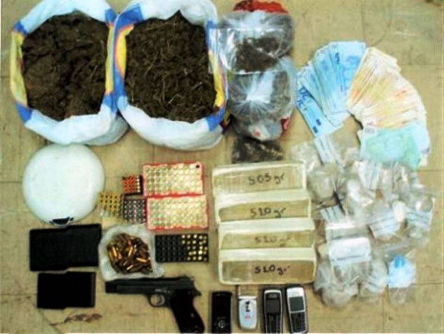 Όπλα και ναρκωτικά σε σπίτι στη Θεσσαλονίκη