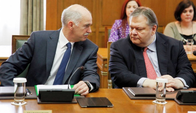 Συνάντηση Παπανδρέου-Βενιζέλου για νέα μέτρα και ενδεχόμενο χρεοκοπίας