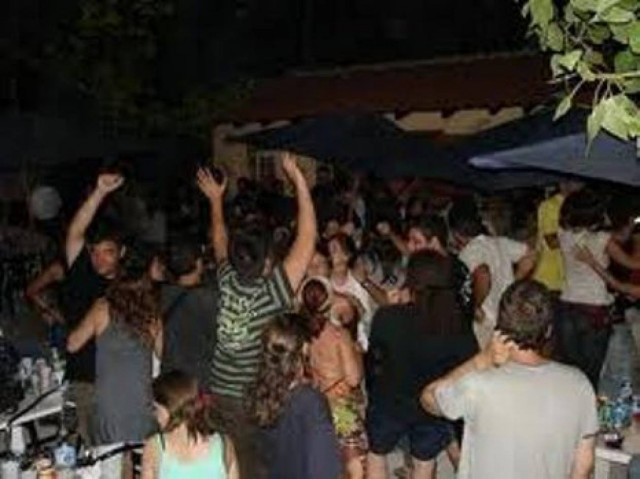 Η εξωστρέφεια δεν φέρνει την ευτυχία