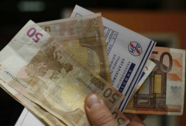 Ένας στους δέκα πολίτες αδυνατεί να εξοφλήσει τους λογαριασμούς της ΔΕΗ