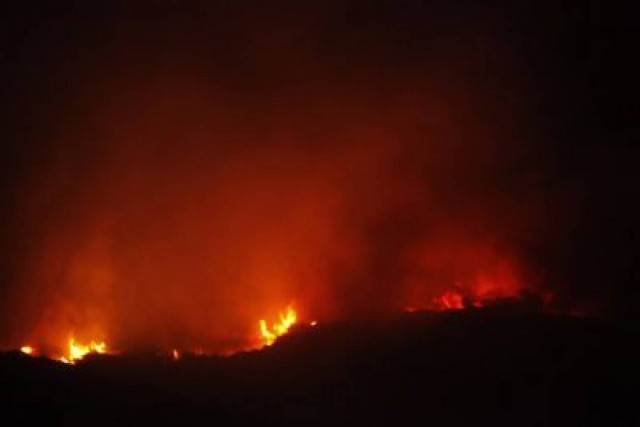 Μαίνεται η φωτιά στην Αιτωλοακαρνανία