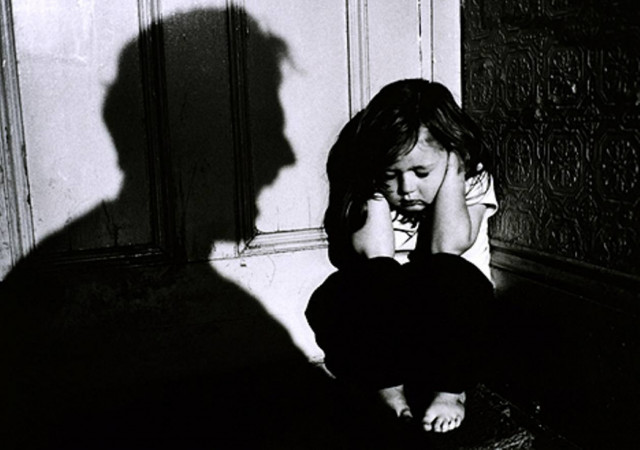 Η κρίση αυξάνει τα κρούσματα παιδικής κακοποίησης