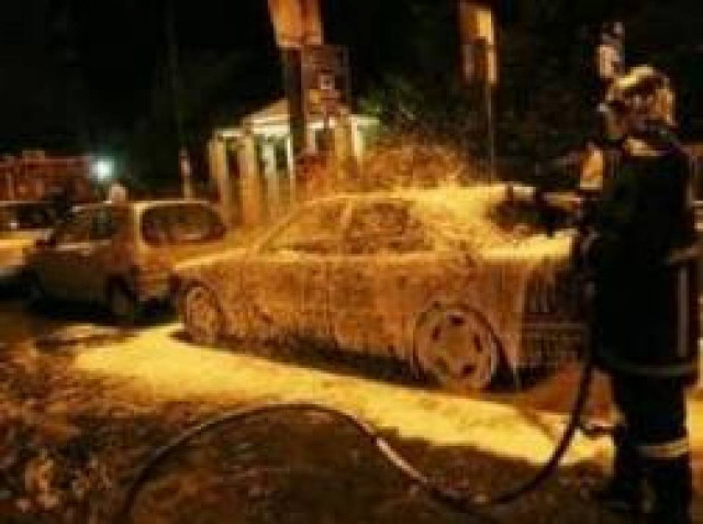 Φωτιά σε ΙΧ στην Ηλιούπολη