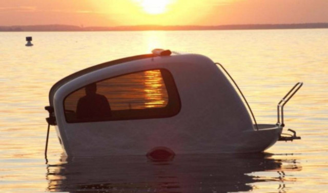 Τροχόσπιτο-Βάρκα!