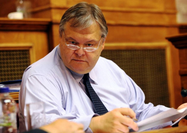 Απόψε «κλειδώνουν» τα νέα σκληρά μέτρα