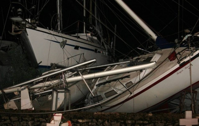 «Βιβλική» καταστροφή στη Λευκάδα με ένα νεκρό