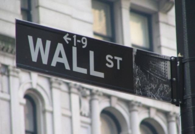 «Βυθίζεται» η Wall Street