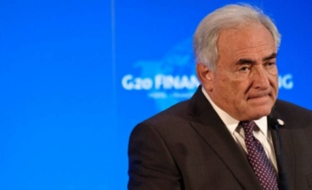 «Θέλω να με κοιτάξει στα μάτια ο Στρος Καν»