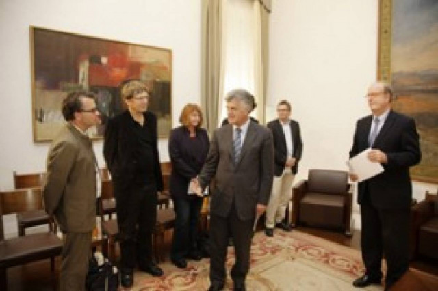 Τραπέζι προσέγγισης Ελληνογερμανικού Τύπου