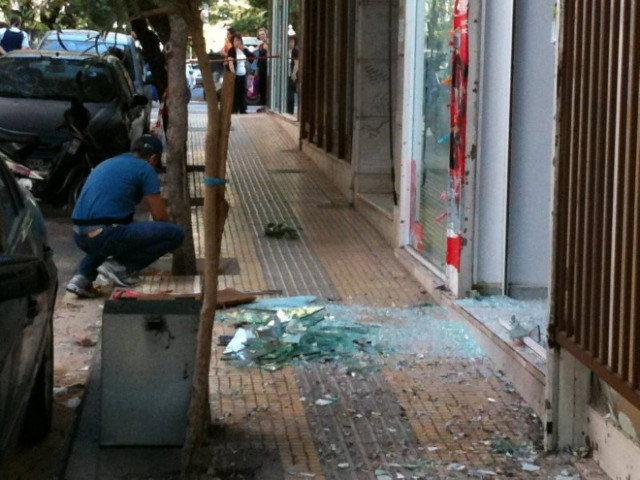 Τοποθέτησαν χειροβομβίδα στη πόρτα του ψιλικατζίδικου