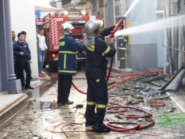 Ισχυρή έκρηξη σε κατάστημα στον Κολωνό