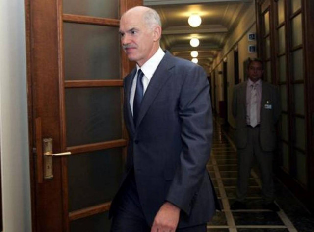Πρωτοβουλίες Παπανδρέου για να ηρεμήσει τους βουλευτές