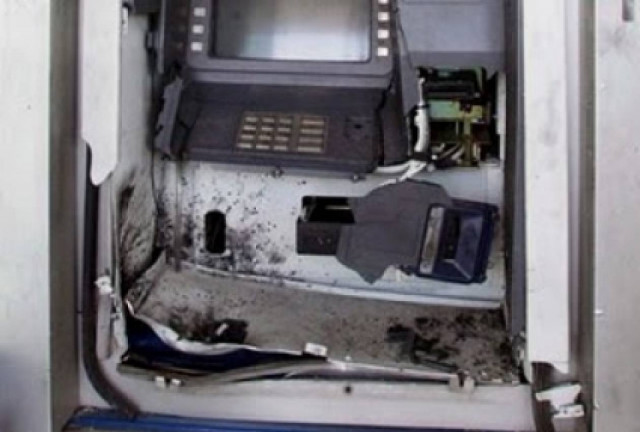 Εκρήξεις ΑΤΜ σε σούπερ μάρκετ στη Νέα Ερυθραία